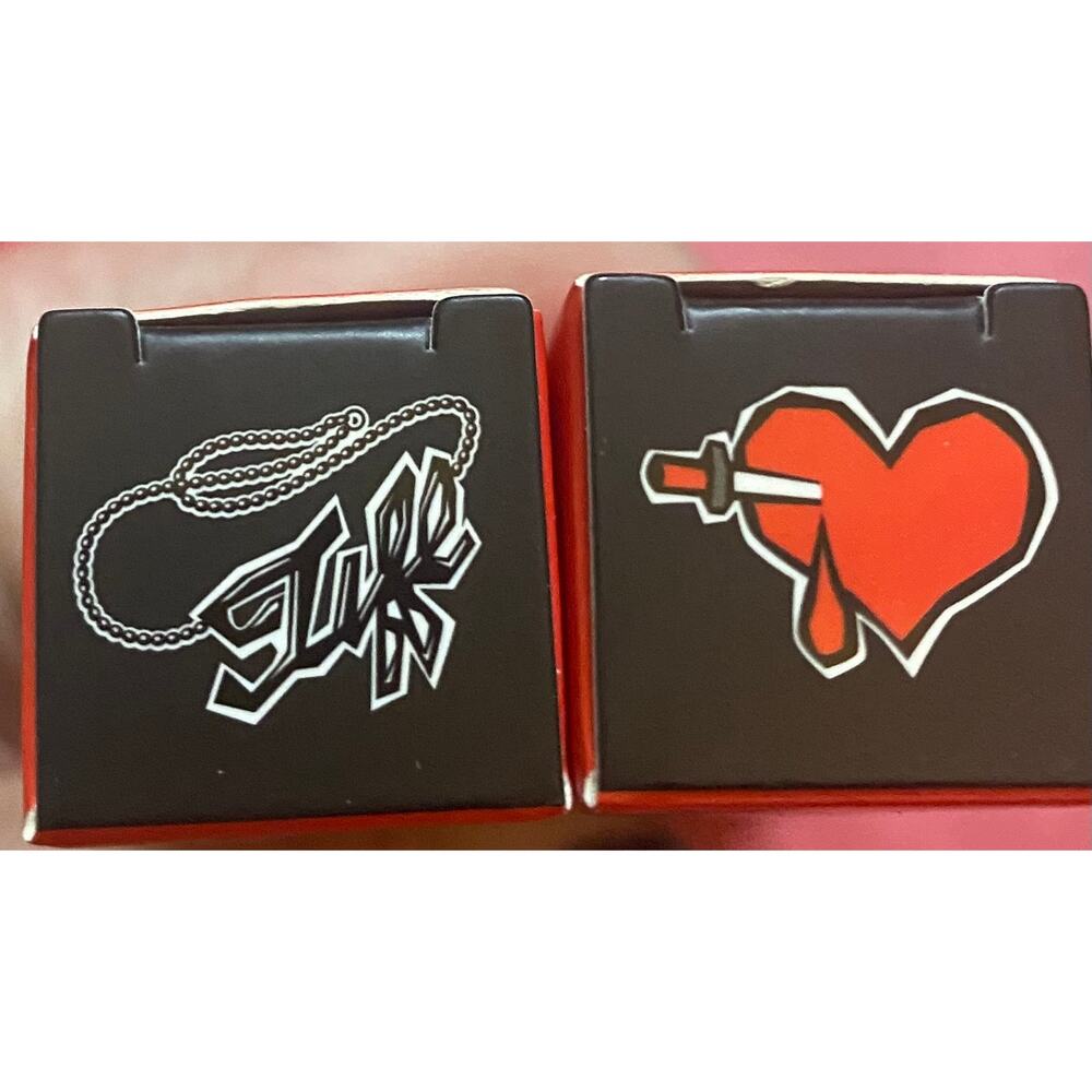 NIB Glamlite Chucky TIFF Childs Play 2 Lip Liners Horror Limited Edition Maroon - Picture 6 of 7